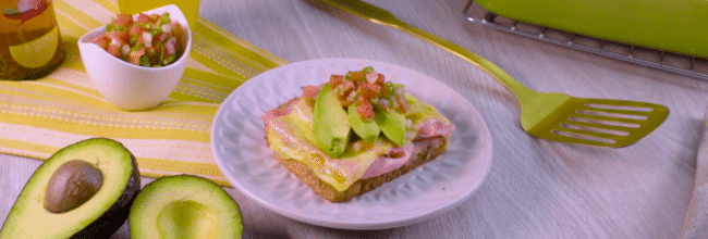 MOLLETES CON JAMON Y QUESO