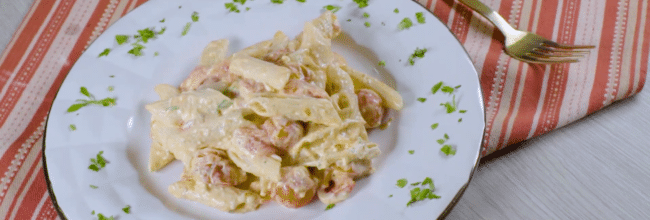 PASTA CON QUESO Y TOMATE