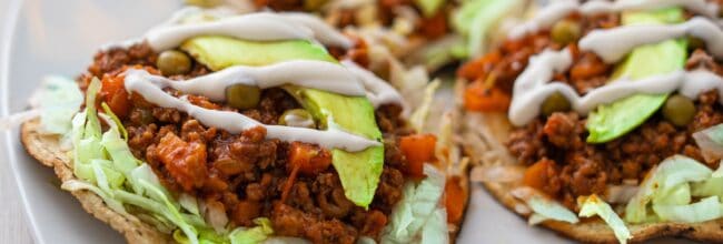 picadillo de carne molida en tostadas