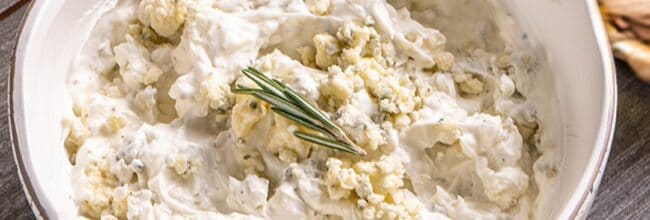 dip de queso roquefort con crema