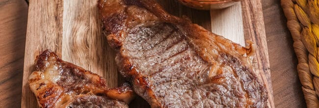 rib eye a la parrilla con salsa de piña tatemada