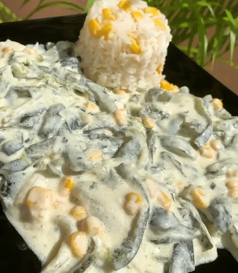 Rajas con crema y arroz a la mantequilla | Delination