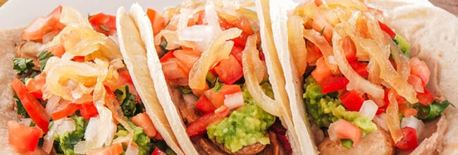 tacos de champiñones con guacamole