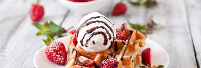 waffles con frutos rojos