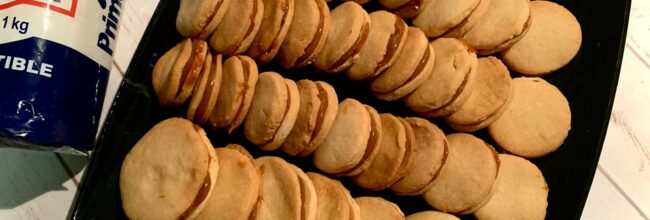 GALLETITAS RELLENAS DE DULCE DE LECHE