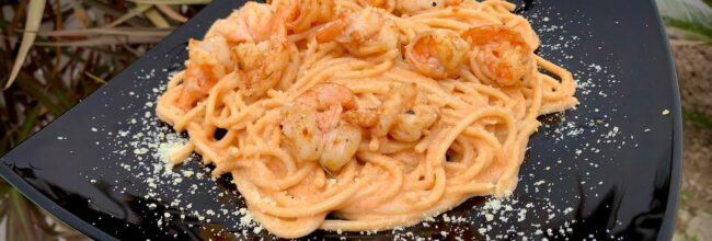 PASTA EN CREMA DE TOMATE CON CAMARONES