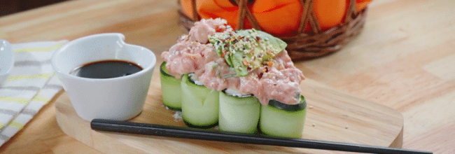 rollitos de pepino con spicy tuna