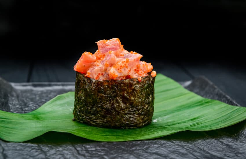 sushi de atún