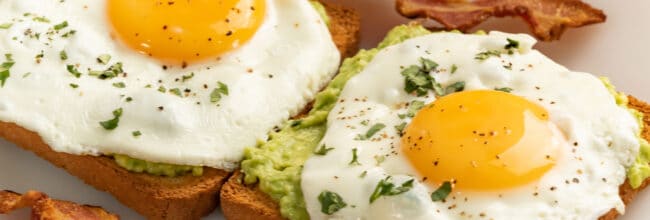 Tostadas de huevo estrellado