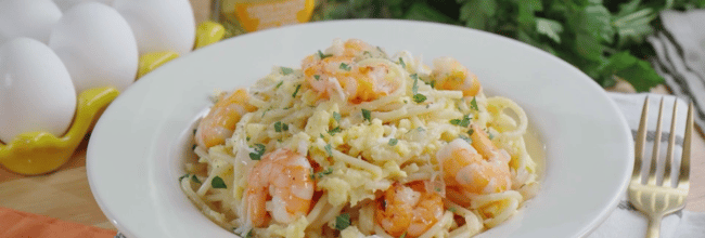 espagueti de camarones a la carbonara