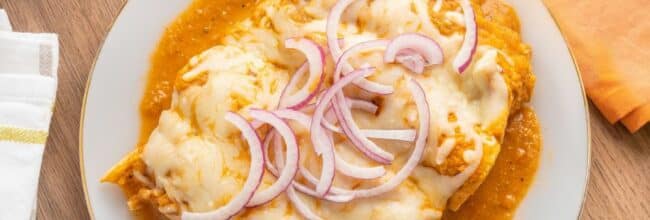 Enchiladas rojas de fajitas de pollo