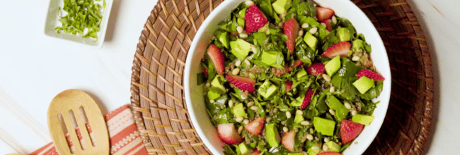 Ensalada de fresa con aguacate