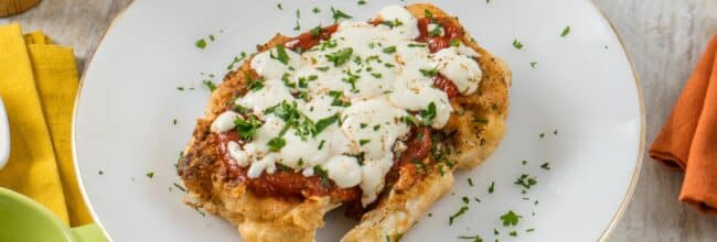 Coliflor empanizada con salsa de tomate