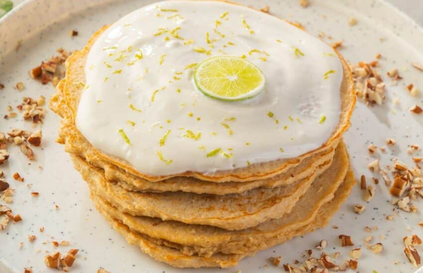 Pancakes de avena con limón