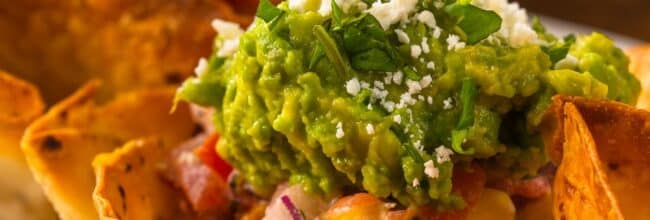 Canastitas mexicanas con guacamole