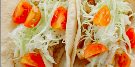 Tacos de tilapia empanizada⠀