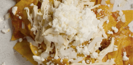 Chilaquiles en salsa de chipotle