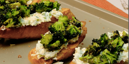 Toast de queso con brócoli